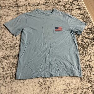Vineyard vines t shirt